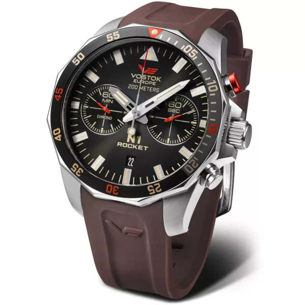 Vostok Europe N1 Rocket férfi karóra 6S21-225A618, fekete számlappal, barna szilikon szíjjal