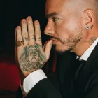 Casio J Balvin Collaboration unisex gyűrűóra CRW-001JB-9ER
